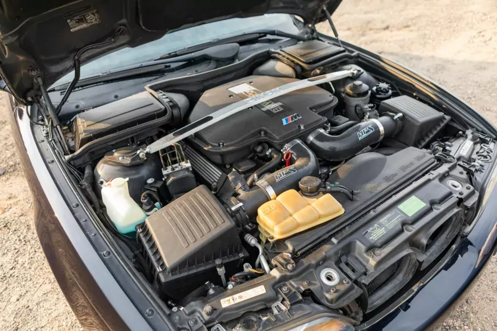 bmw-m5-v8-silnik
