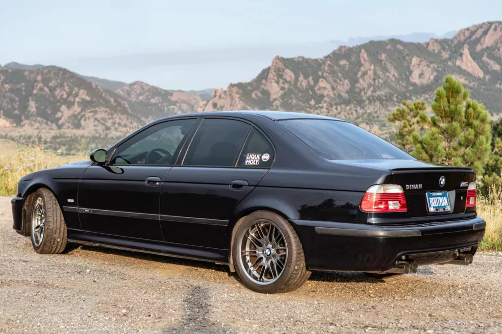 bmw-m5-v8-silnik