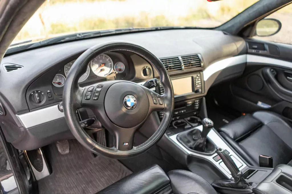 bmw-m5-v8-silnik