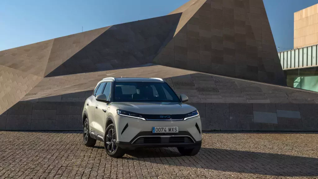 byd-atto-2-nowy-suv-hybryda