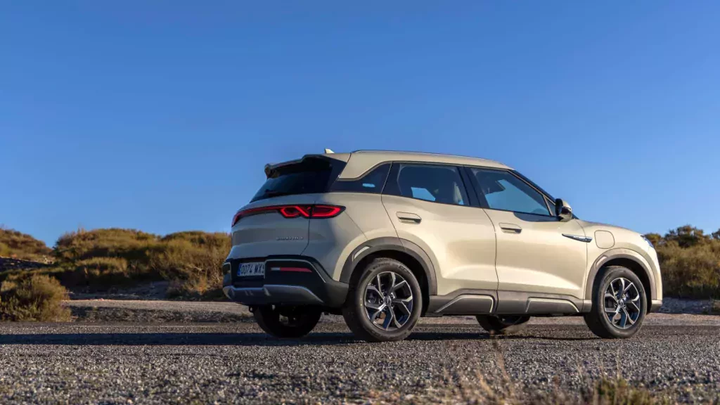 byd-atto-2-nowy-suv-hybryda