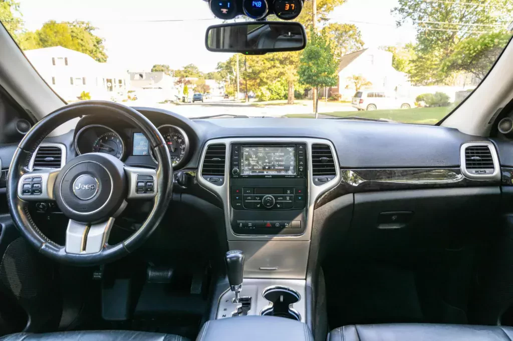 jeep-grand-cherokee-hemi-v8