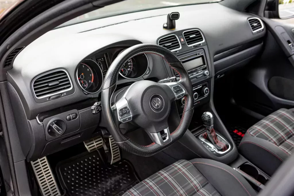 volkswagen-golf-gti-wolfsburg