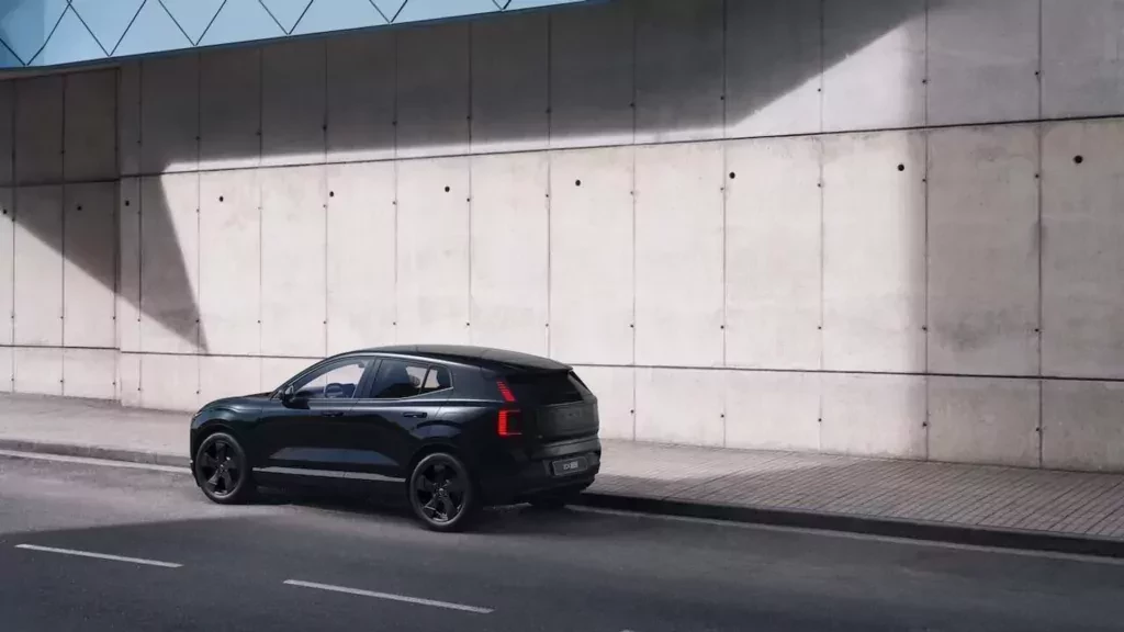 volvo-ex30-black-edition