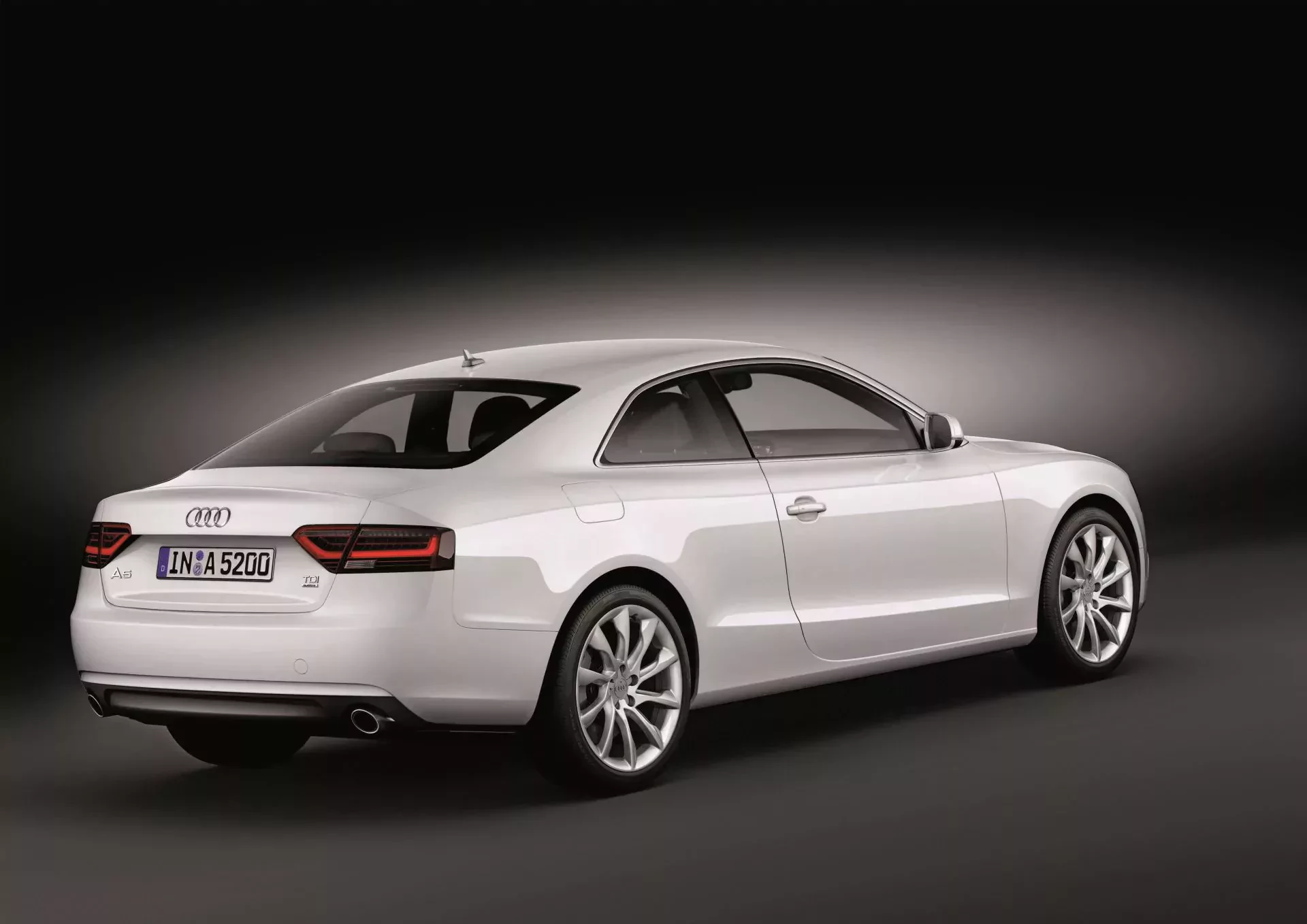Audi A5 silnik benzyna diesel moc pojemność cena ceny opinie oceny wady zalety wyposażenie