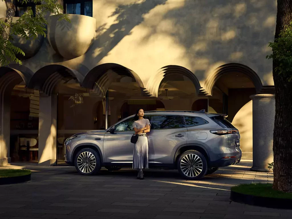 Chery drażni rywali nowym Exeed ET. Jest już gotowy zrobić mocne wrażenie w segmencie średniej wielkości SUV-ów