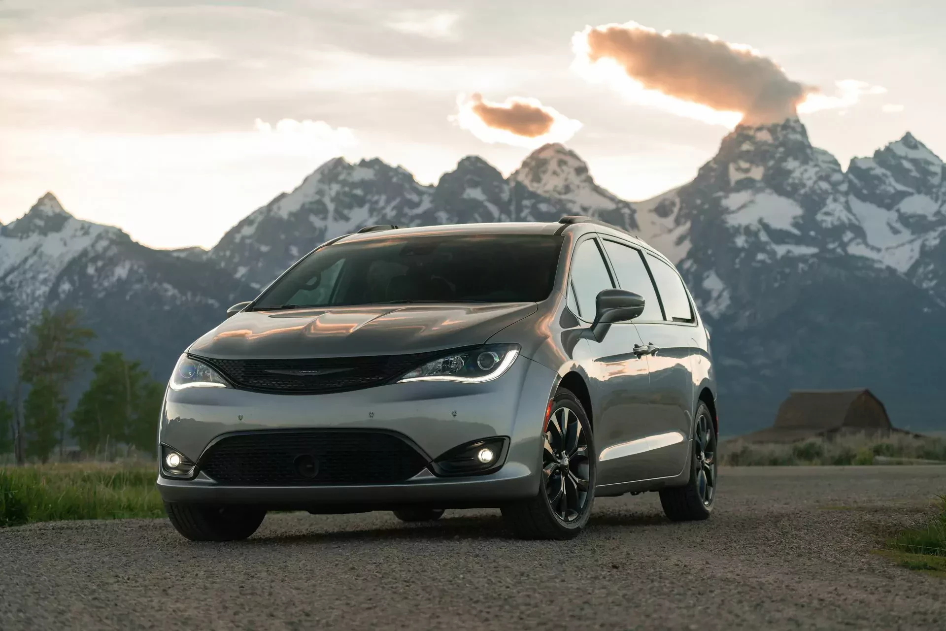 Chrysler Pacifica rodzinny minivan silnik moc cena ceny używany opinie oceny zalety wady