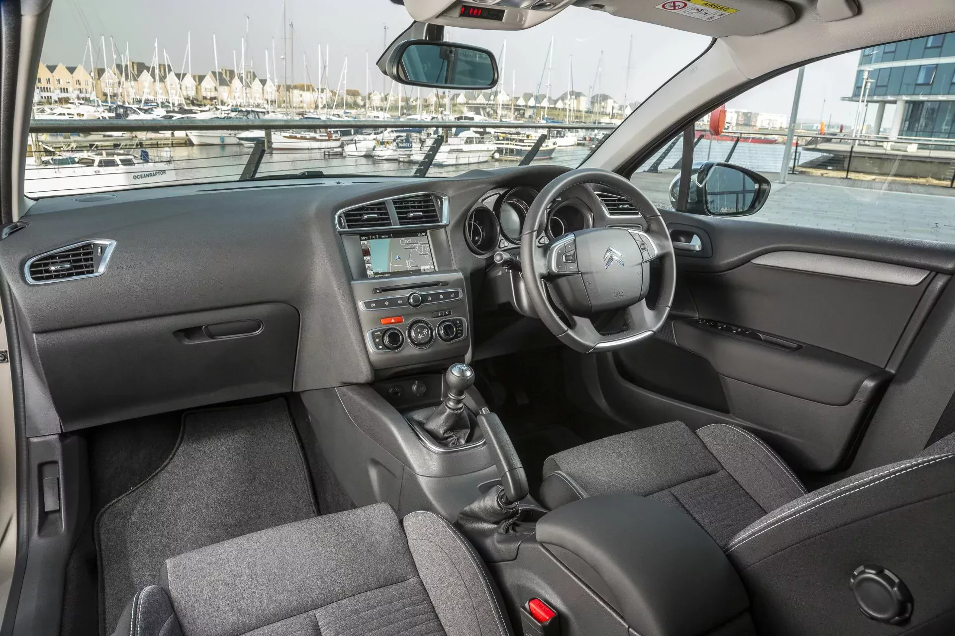 Ten świetny Citroen kosztuje dziś 13 tysięcy złotych. To nie żart – a przecież mowa o dobrym roczniku