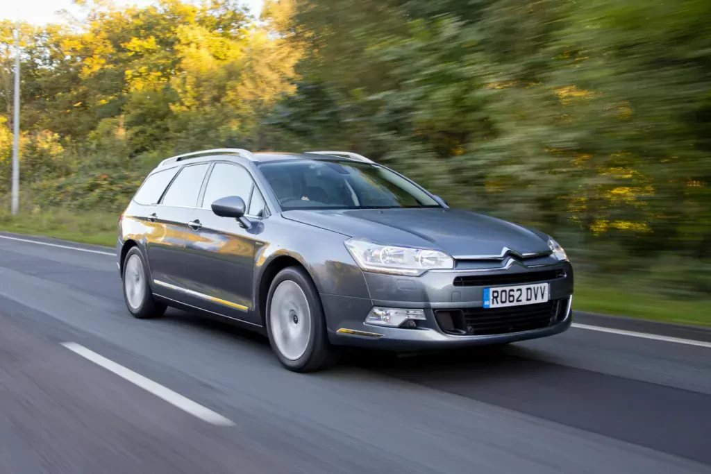 Komfortowe rodzinne kombi za 6 tysięcy złotych. Citroen ma propozycję, którą trzeba rozważyć