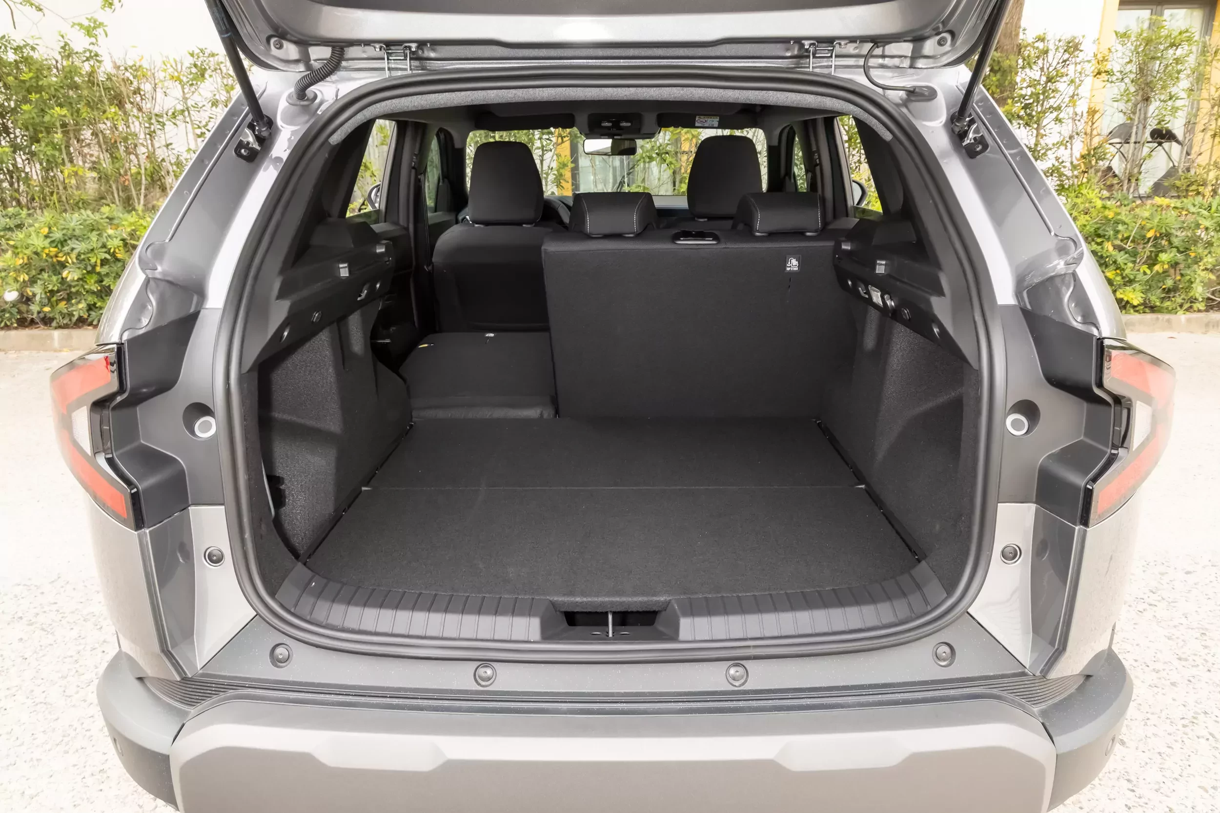 Bestseller Polaków wyprzedażą zadaje ostateczny cios rywalom. W cenie Toyoty Corolli ma wysokość SUV-a i napęd 4×4