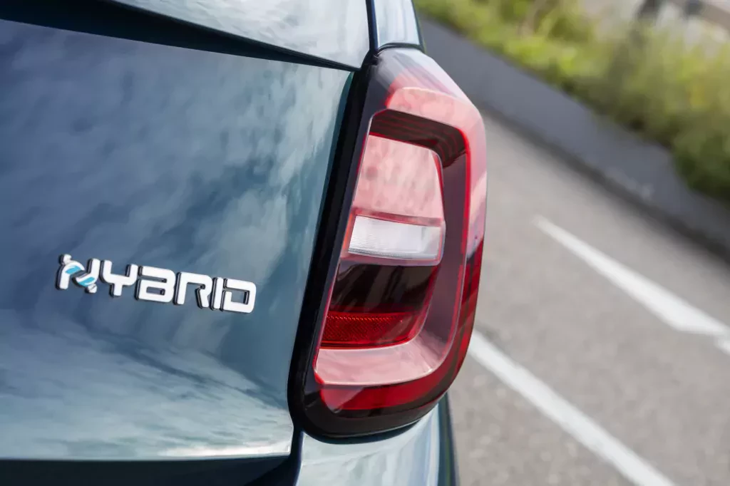 Nowy hybrydowy Fiat otwiera księgi zamówień i rozstawia rywali po kątach. Pasuje do portfeli Polaków jak żadna Toyota