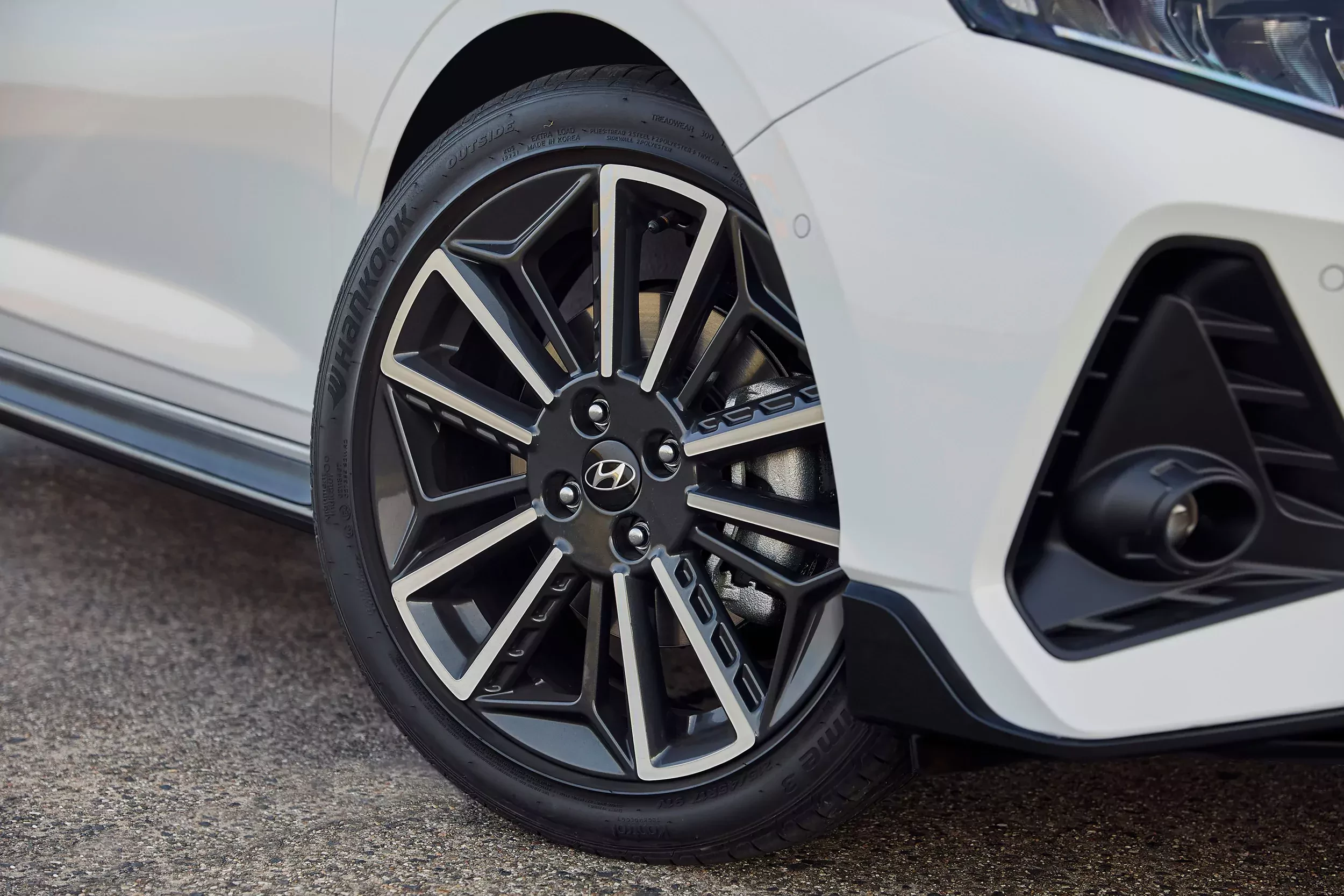 Jeśli nie chcesz jeździć MG, istnieje alternatywa o wyższej jakości. Hyundai wydaję ją teraz od ręki za mniej niż 70 000 zł