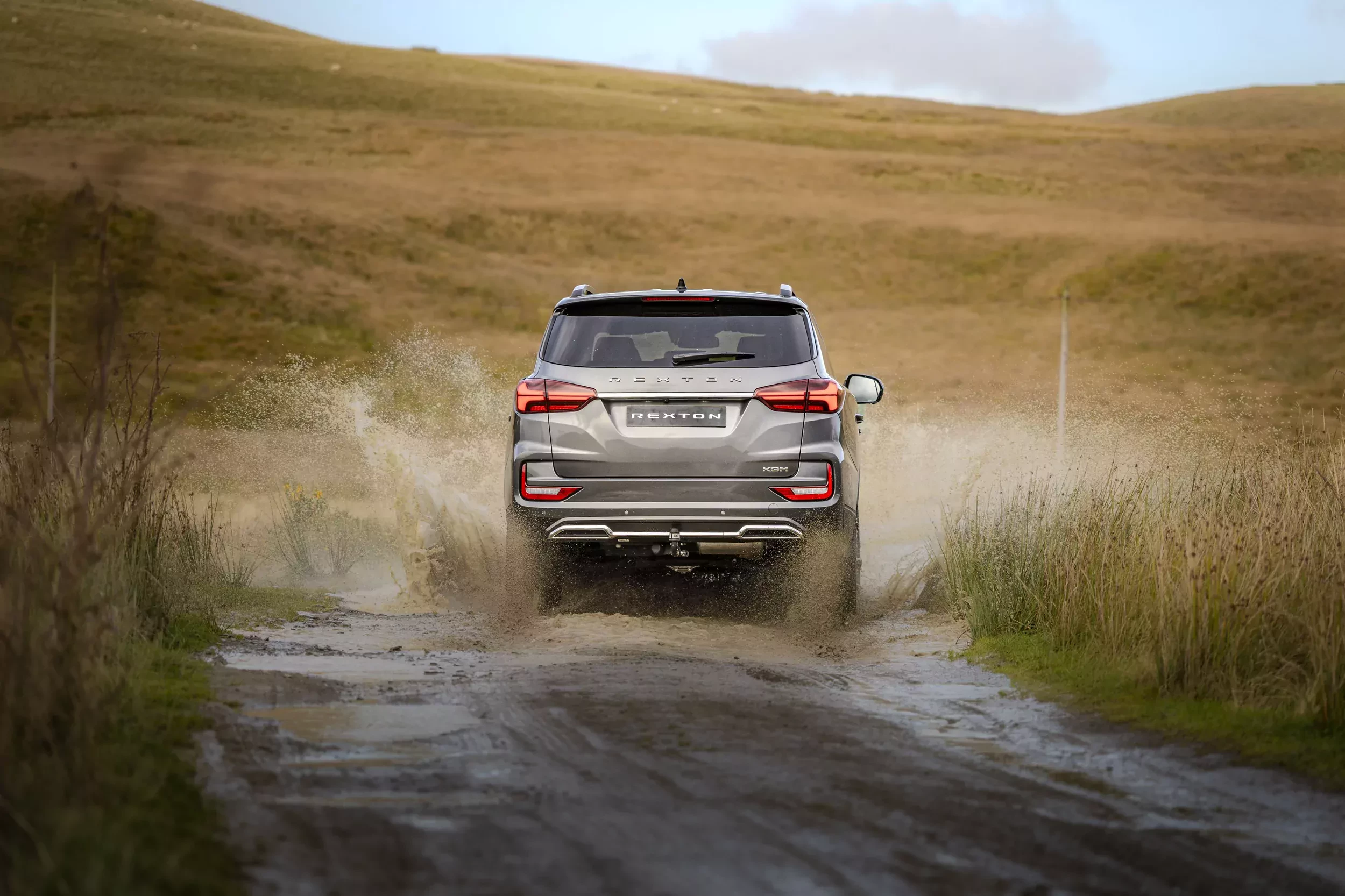 KGM Rexton SUV w teren
