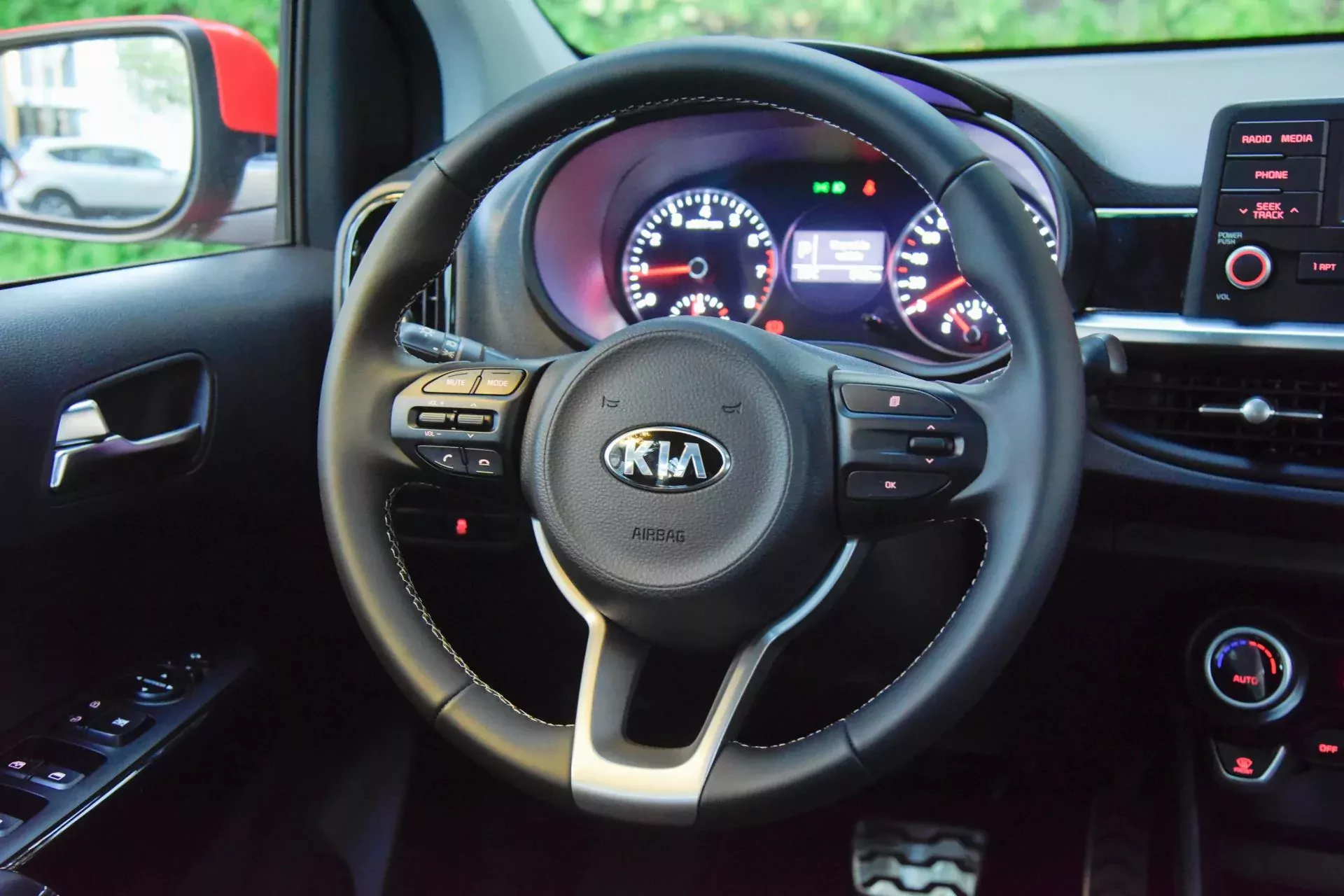 Ta Kia to jeden z liderów w swoim segmencie. Używane egzemplarze są do kupienia w świetnej cenie