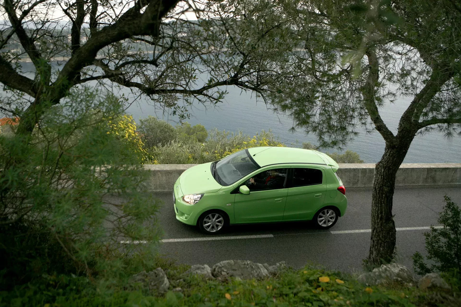 Mitsubishi Space Star silnik moc cena ceny nowy używany opinie oceny zalety wady