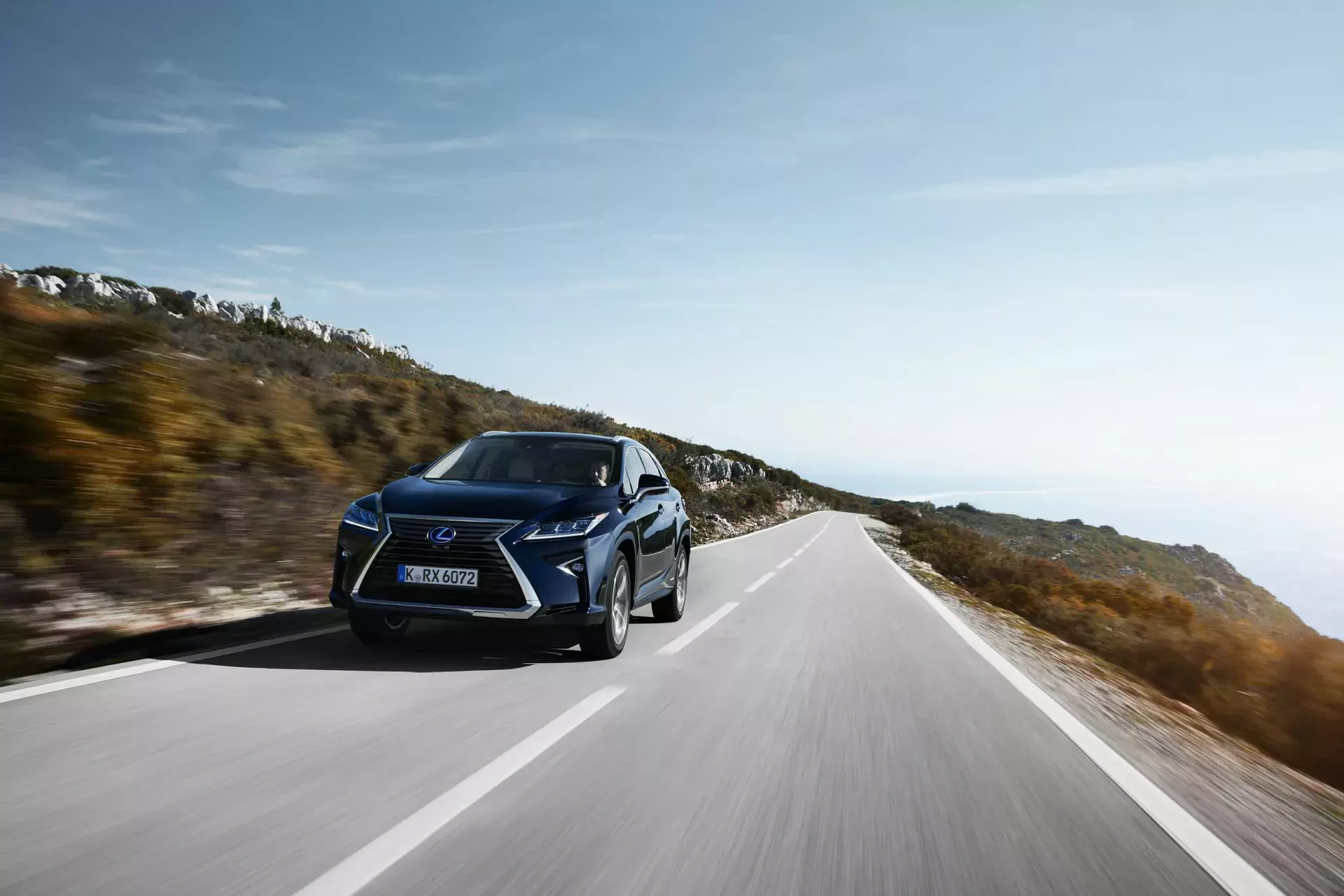 Potężny, luksusowy SUV zachwyca wyposażeniem i silnikami. Ostatnio zauważono spory spadek cen