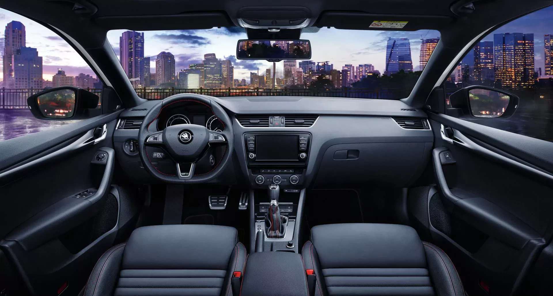 Znakomita Skoda wyraźnie potaniała. Polacy natychmiast się na nią rzucili – stała się wielkim hitem