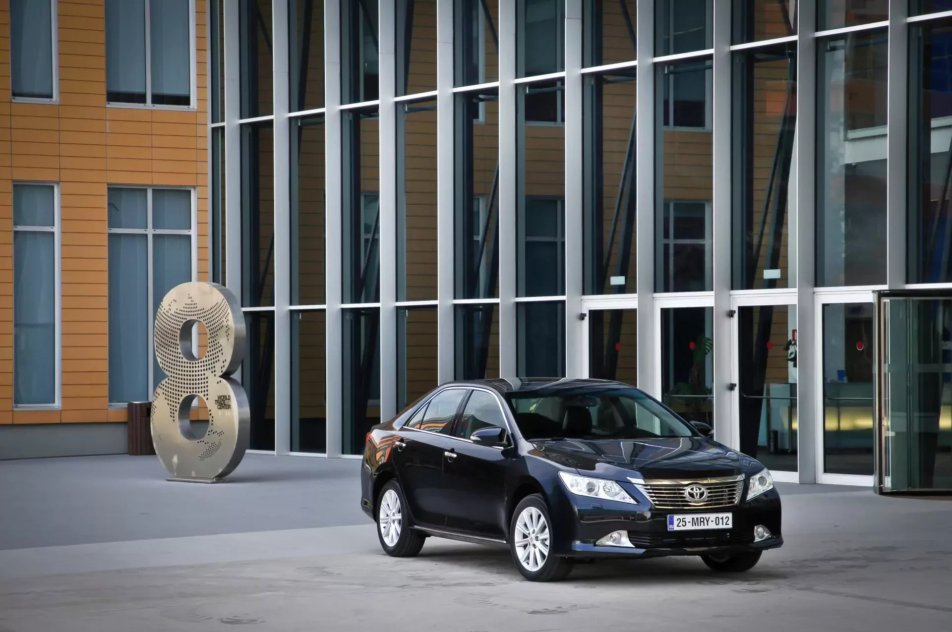 Toyota Camry silnik moc osiągi benzyna diesel używane starsze otomoto opinie oceny zalety wady cena ceny