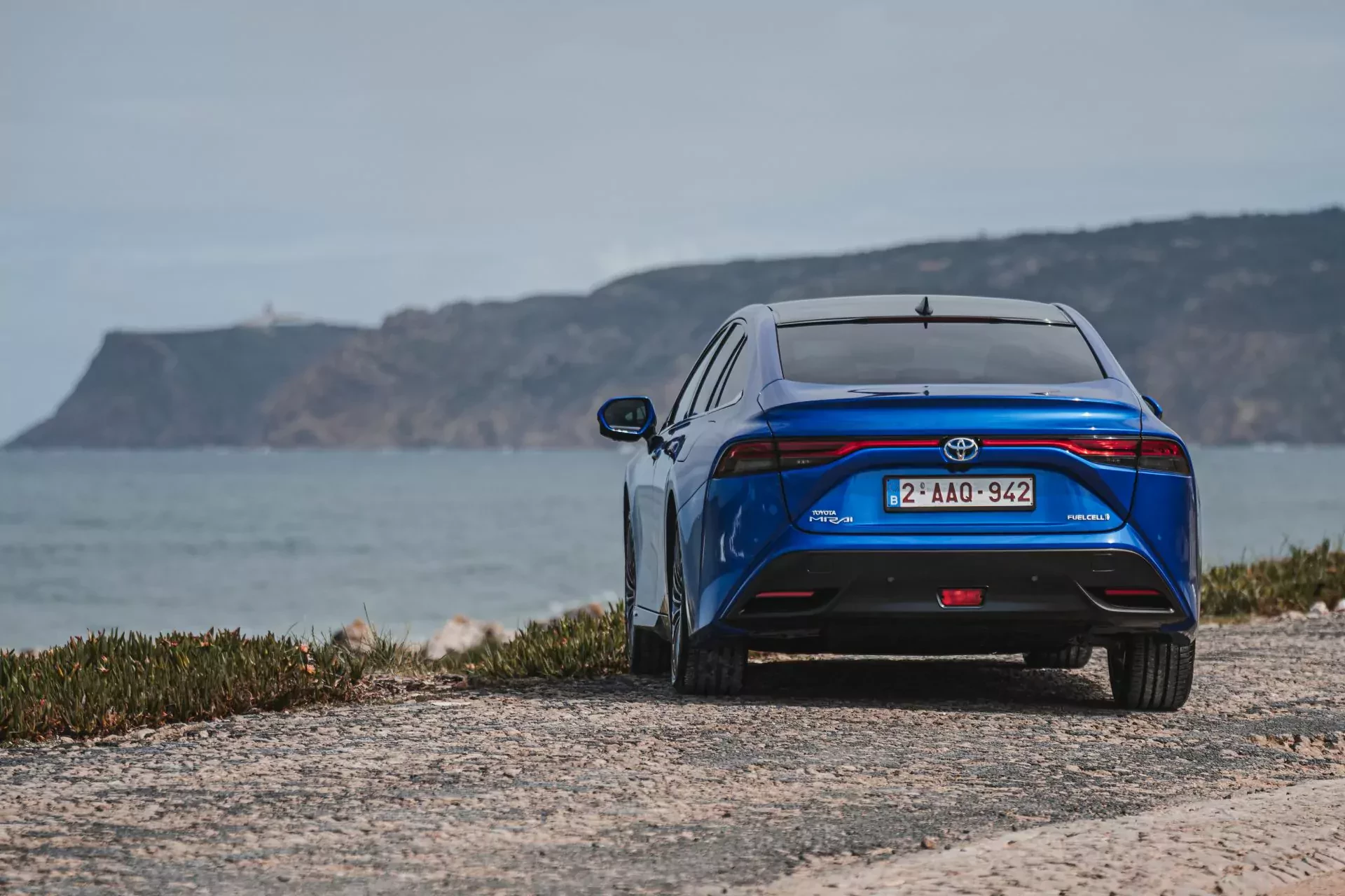 Toyota Mirai silnik wodór ładowanie tankowanie elektryczny zasięg moc opinie oceny staje wodorowe