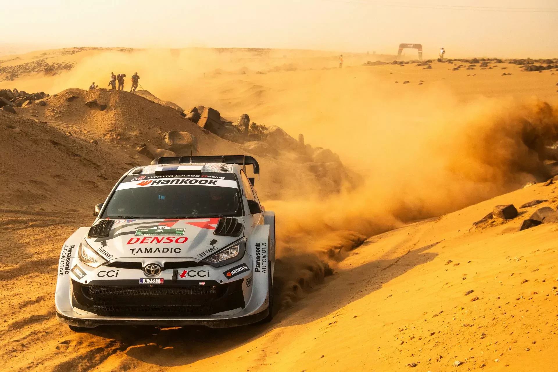 WRC Rajd Arabii Saudyjskiej Ogier Rovanpera Evans mistrzostwa świata rajdy samochodowe opony hankook