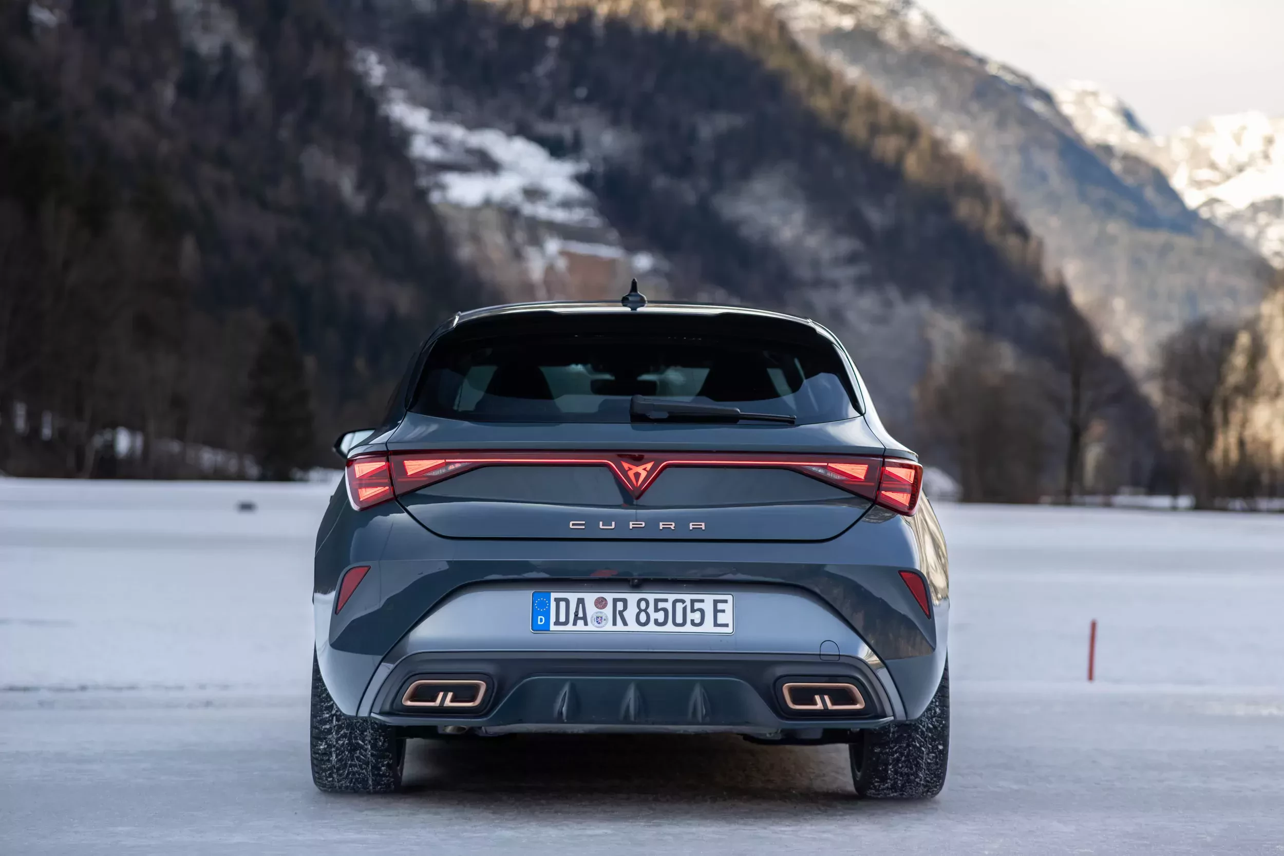 Cupra Leon widok nadwozia z tyłu