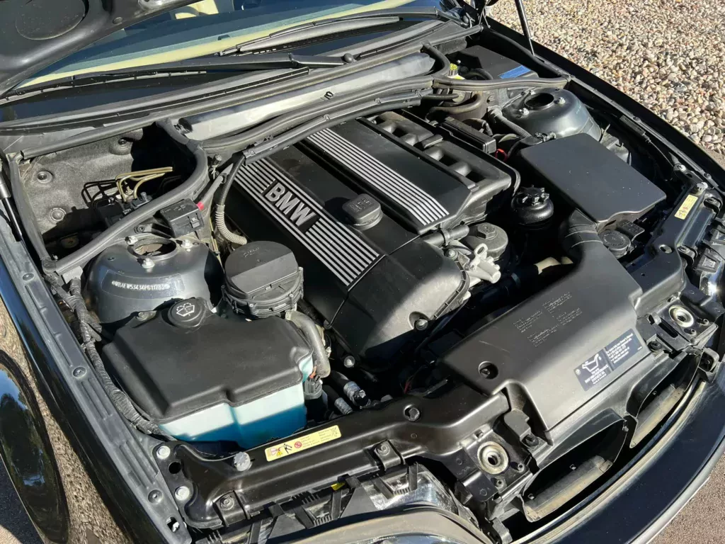 Prawie nieużywane BMW za 38 980 złotych. Ma 3-litrową benzynę i napęd xDrive