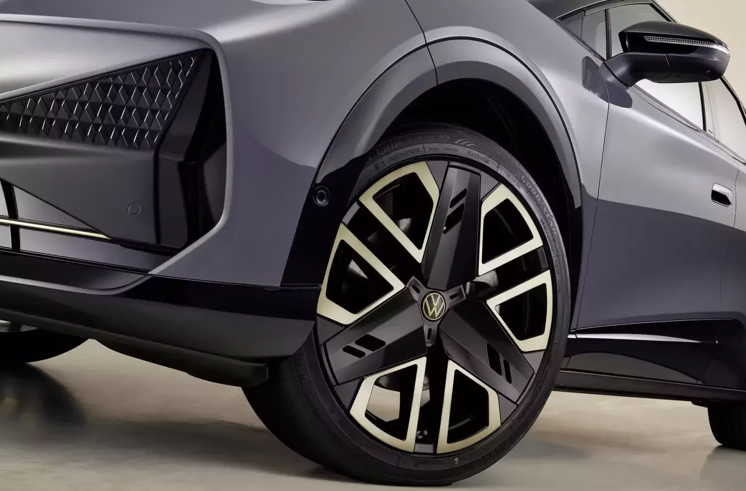 Za polską granicą wolą sprowadzać Volkswageny z Chin niż z Niemiec. SUV wychodzi prawie 3 razy taniej niż z Unii Europejskiej