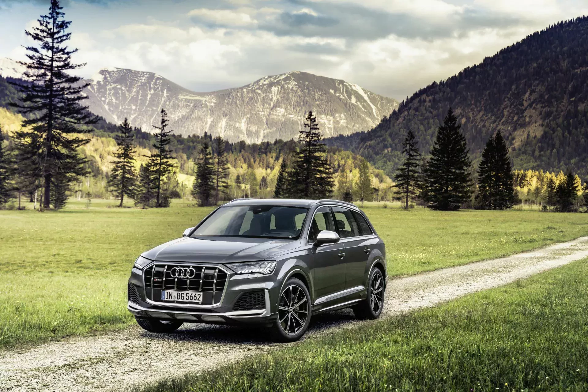 Audi SQ7 SUV silnik moc diesel benzyna V8 osiągi cena ceny używany