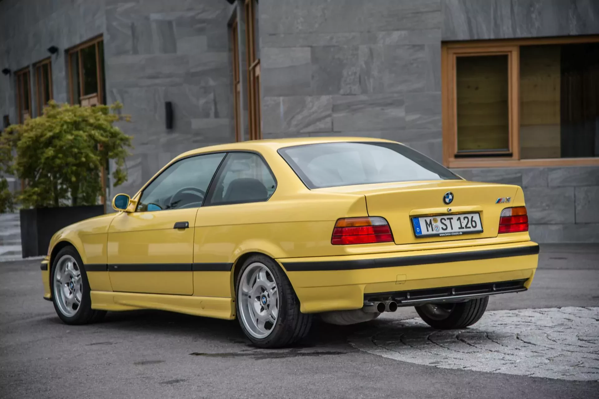 BMW E36 Seria 3 silnik benzyna moc osiągi spalanie opinie oceny zalety wady ceny aktualna cena