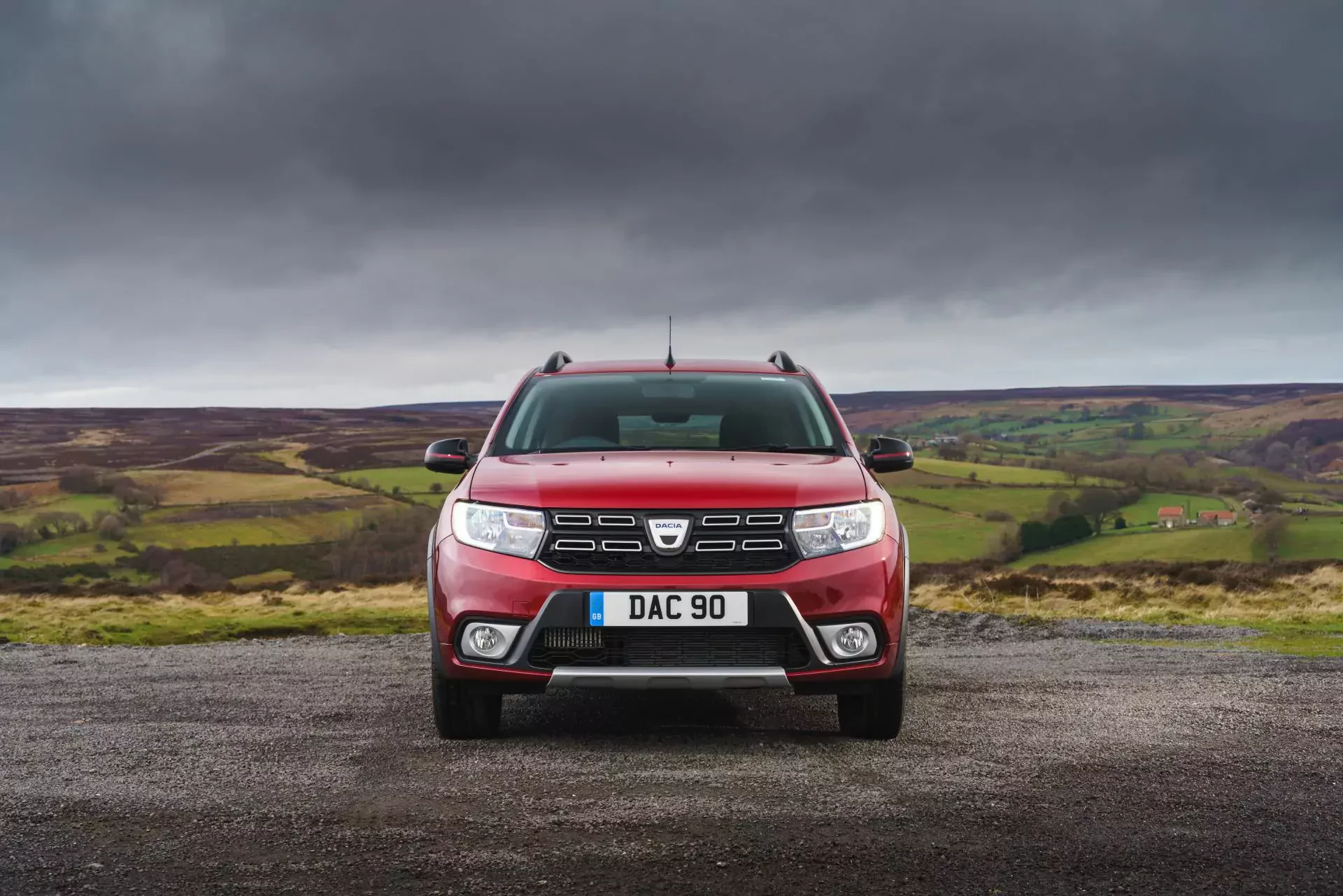 Uwielbiana przez Polaków Dacia w śmiesznie niskiej cenie. Nic dziwnego, iż sprzedają się od razu