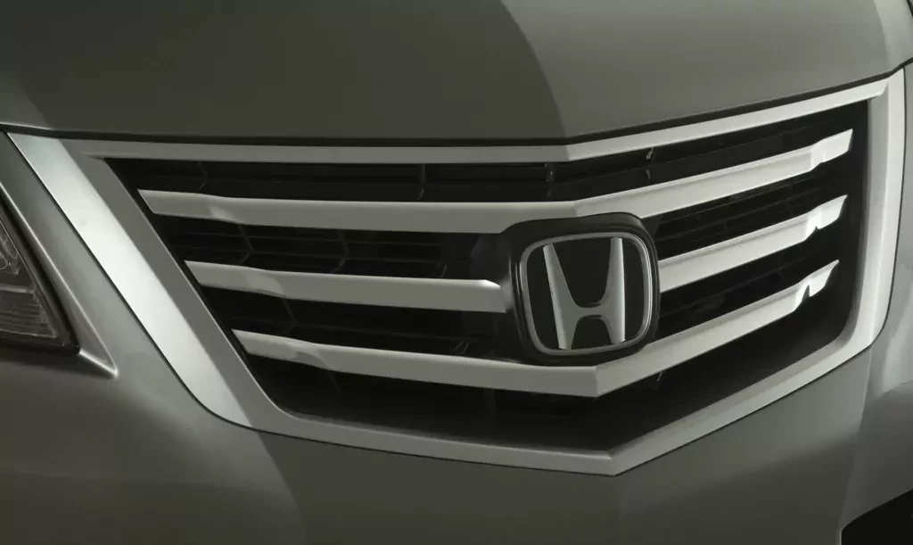 Ta Honda ma silnik o mocy 300 koni i kosztuje ledwie 25 tysięcy złotych. To opcja jakich mało