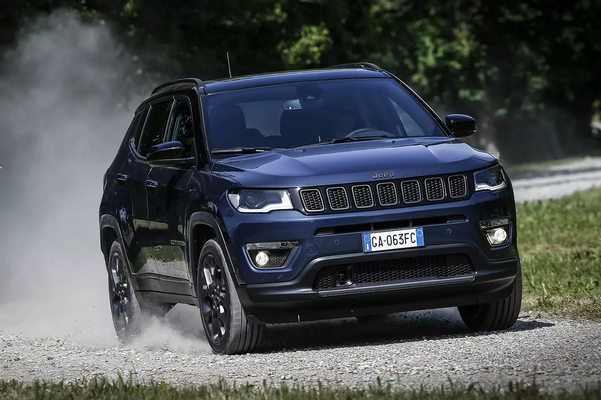 Jeep Compass SUV USA silnik benzyna diesel hybryda moc spalanie opinie oceny zalety wady napęd