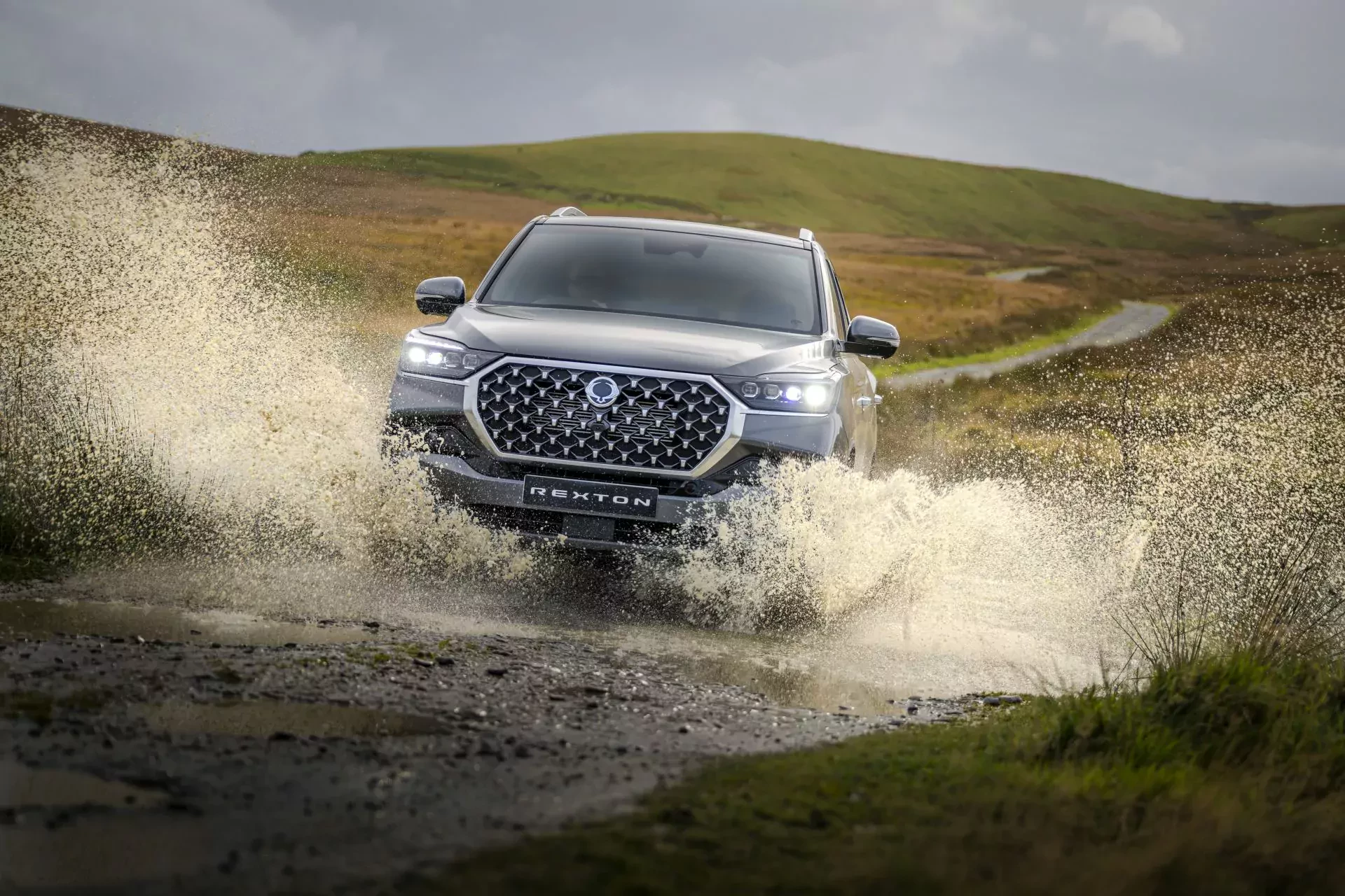 KGM SsangYong Rexton SUV premium silnik benzyna diesel ceny cena opinie oceny zalety wady