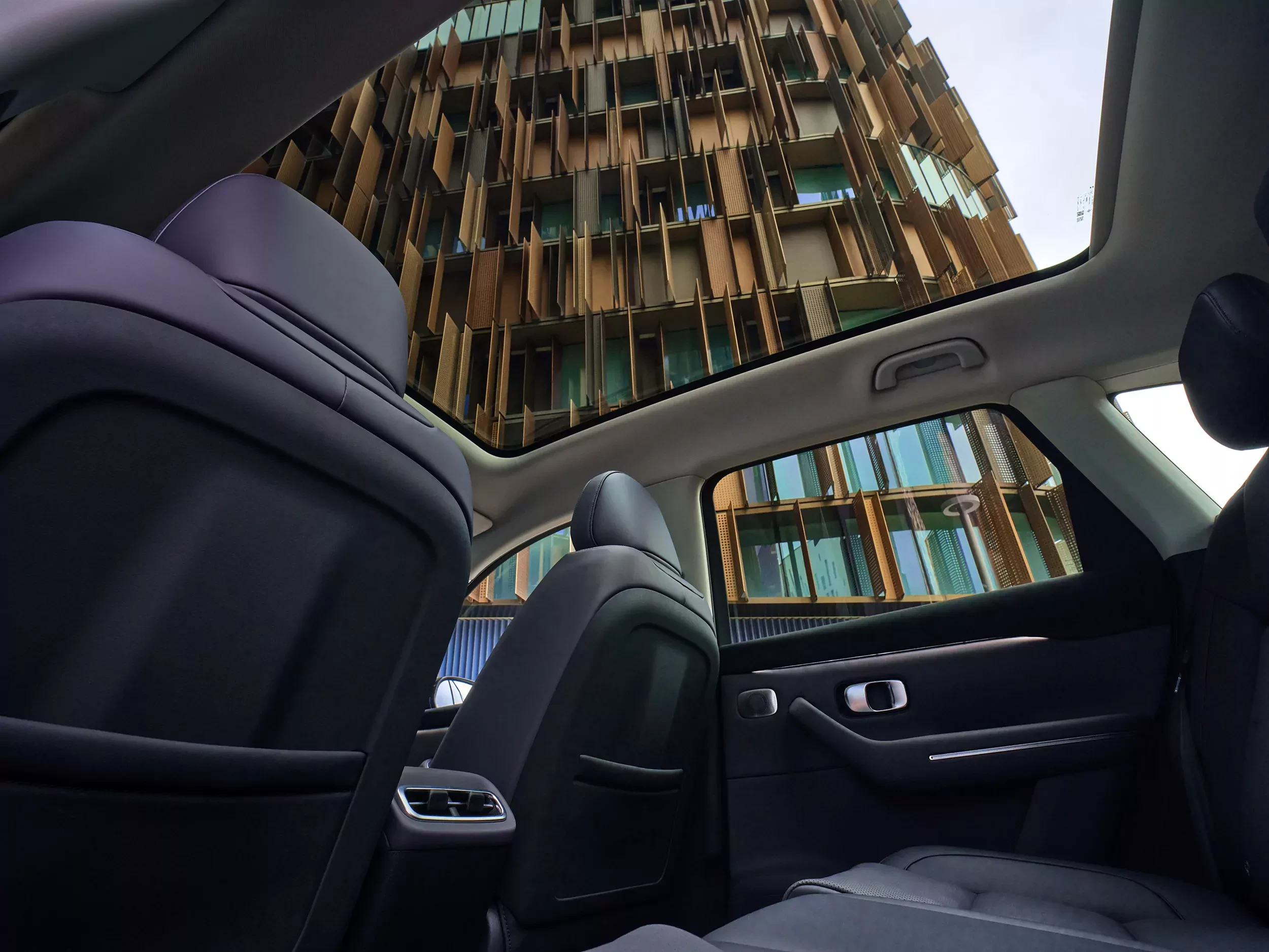 MG i Toyota drżą o klientów. Rywal w promocji uderza porażająco niską ceną SUV-a z bogatym wyposażeniem