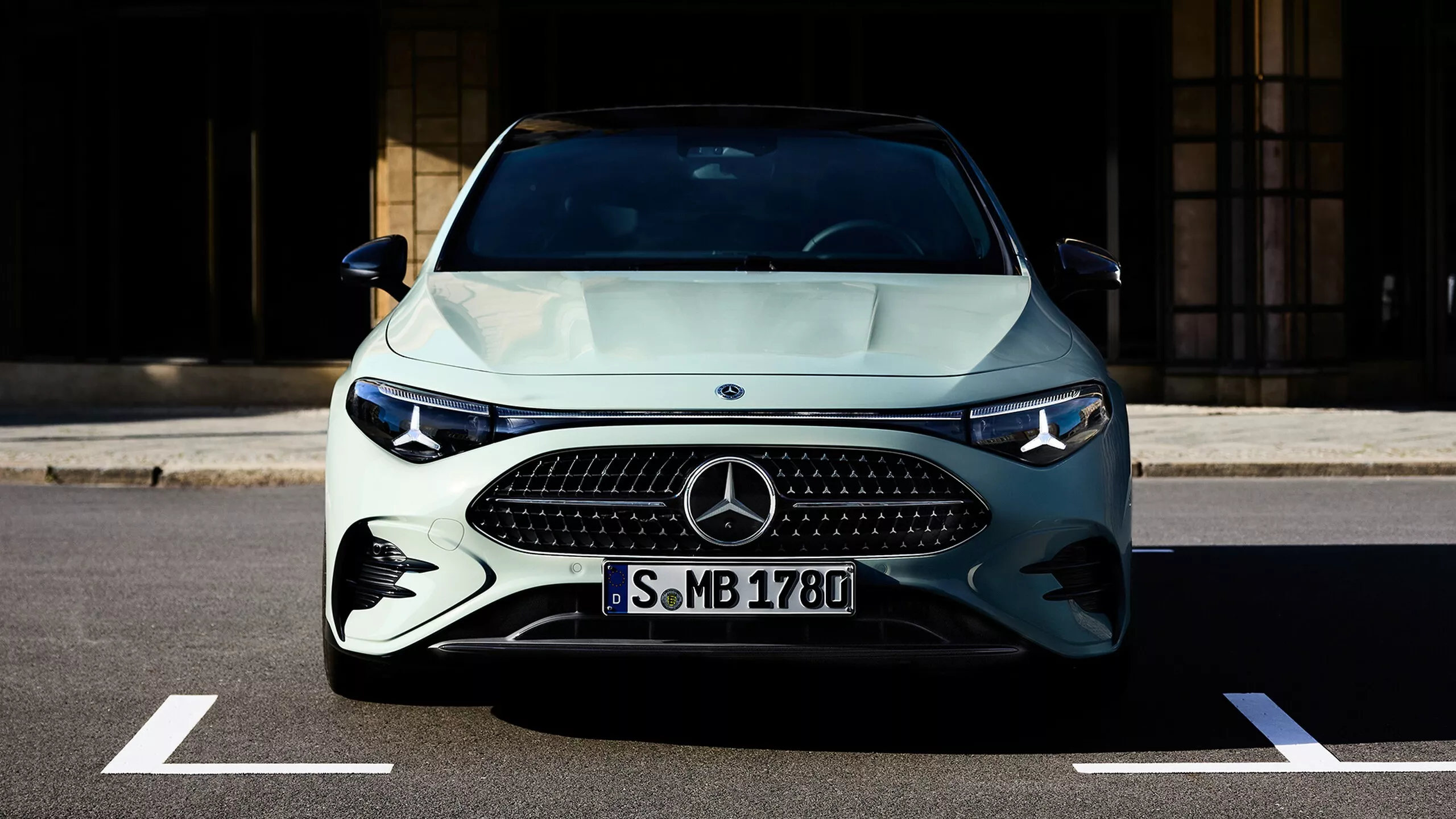 Nowy Mercedes CLA z silnikiem z Chin. Niemcy ratują się jak mogą