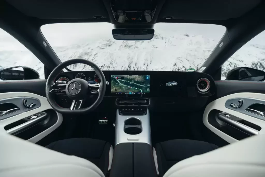 Mercedes-CLA-220-Hybrid-2