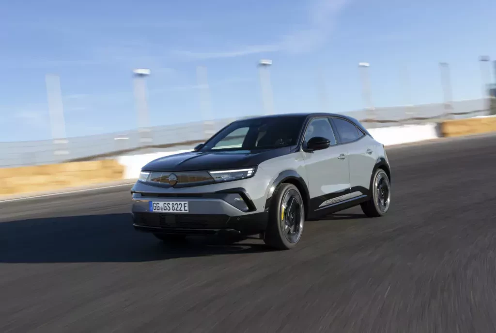 Nowy Opel to fenomen. Budzi ogromne zainteresowanie, w swojej klasie nie ma sobie równych