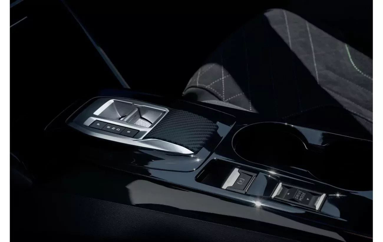 Peugeot wydaje od ręki bestseller w cenie poniżej bazowej Toyoty. Ostatnie sztuki znikają jak kamfora