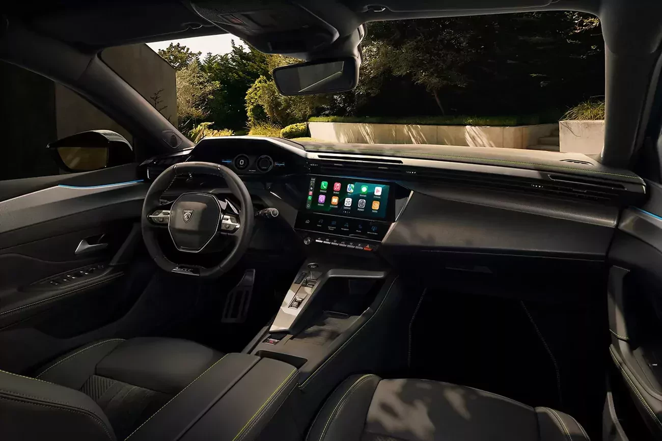 Peugeot 308 EV wnętrze