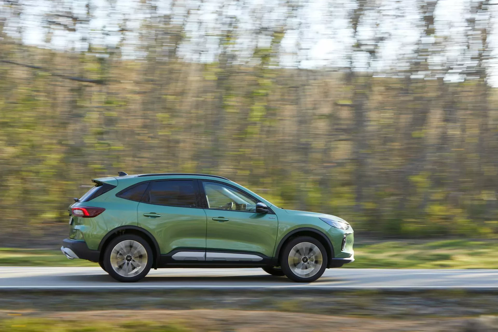 SUV Ford Kuga nowy nowoczesny używany silnik cena rocznik spalanie benyzna diesel opinie oceny zalety wady