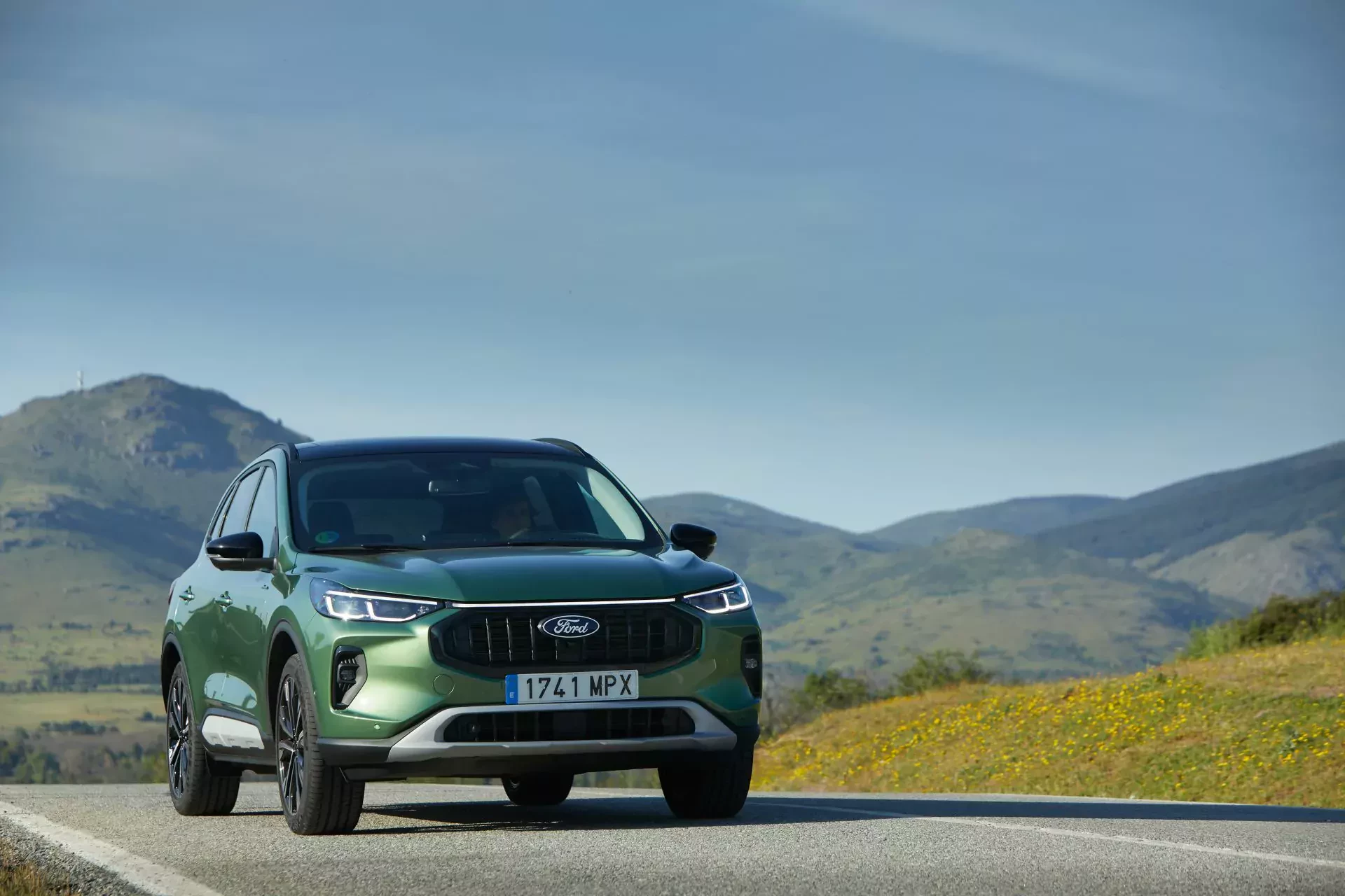 SUV Ford Kuga nowy nowoczesny używany silnik cena rocznik spalanie benyzna diesel opinie oceny zalety wady