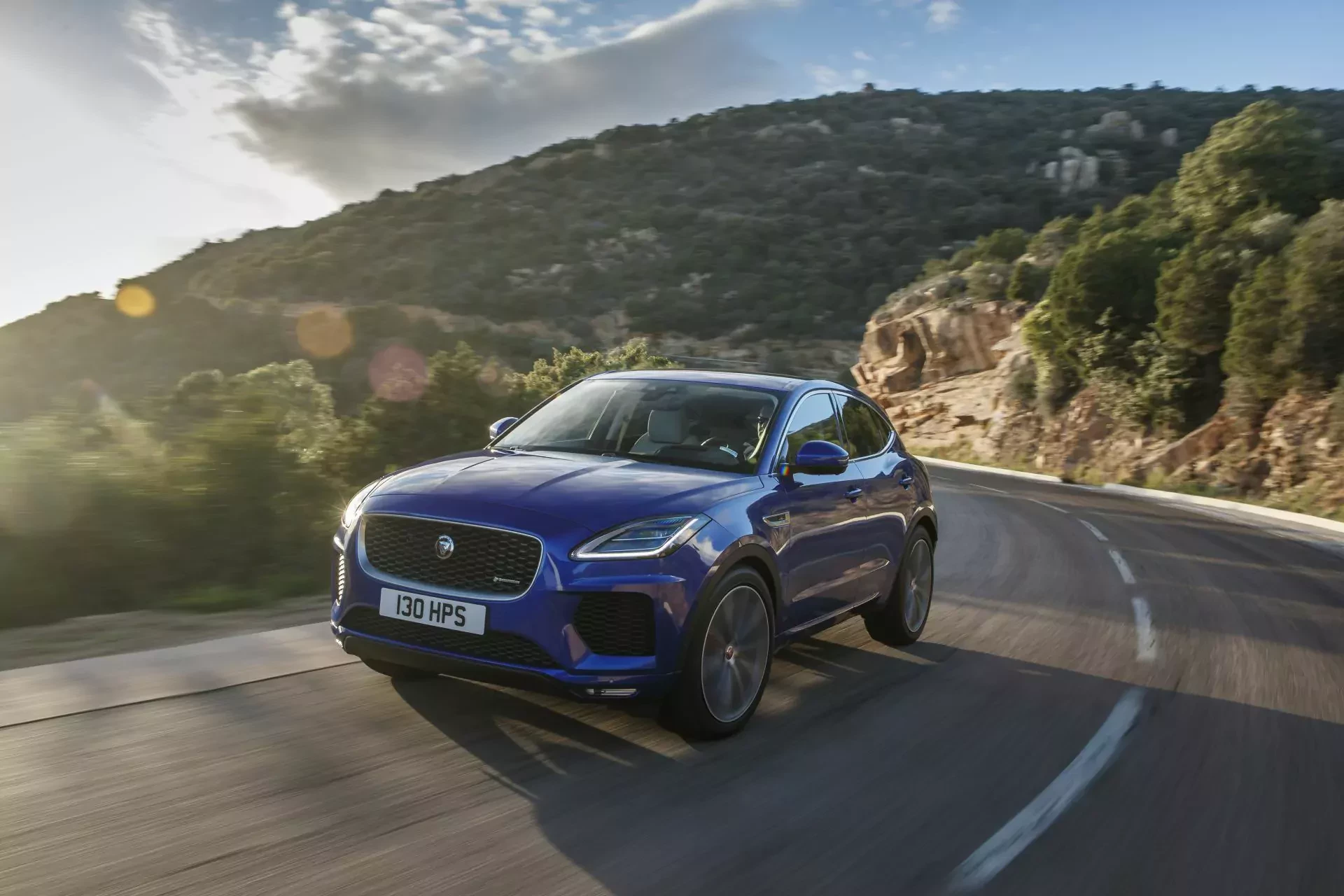 SUV Jaguar E-Pace luksus komfort silnik benzyna diesel cena ceny używany okazja opinie oceny zalety wady wyposażenie