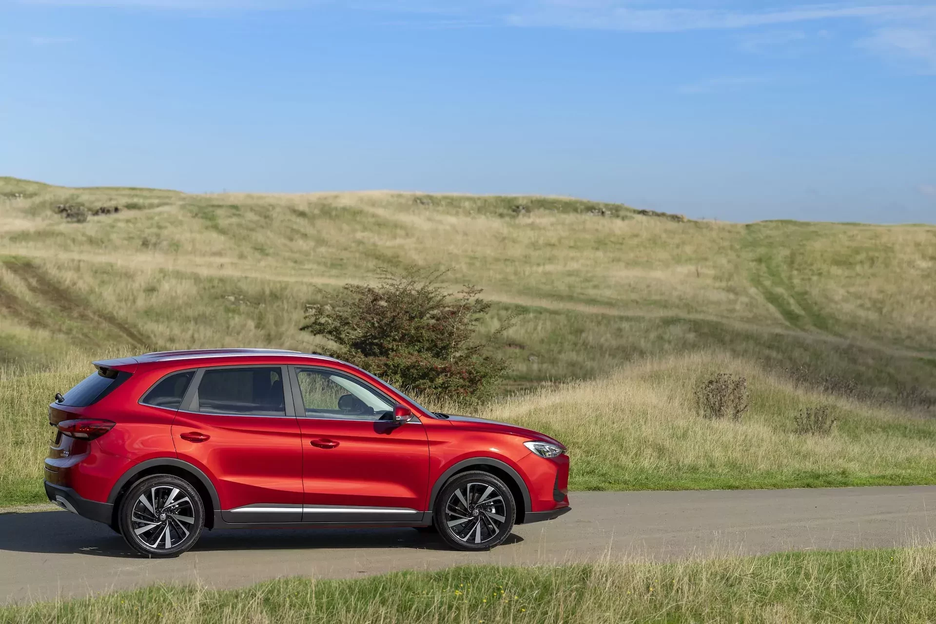 SUV MG ZS chiński chińskie auta silnik moc opinie oceny zalety wady