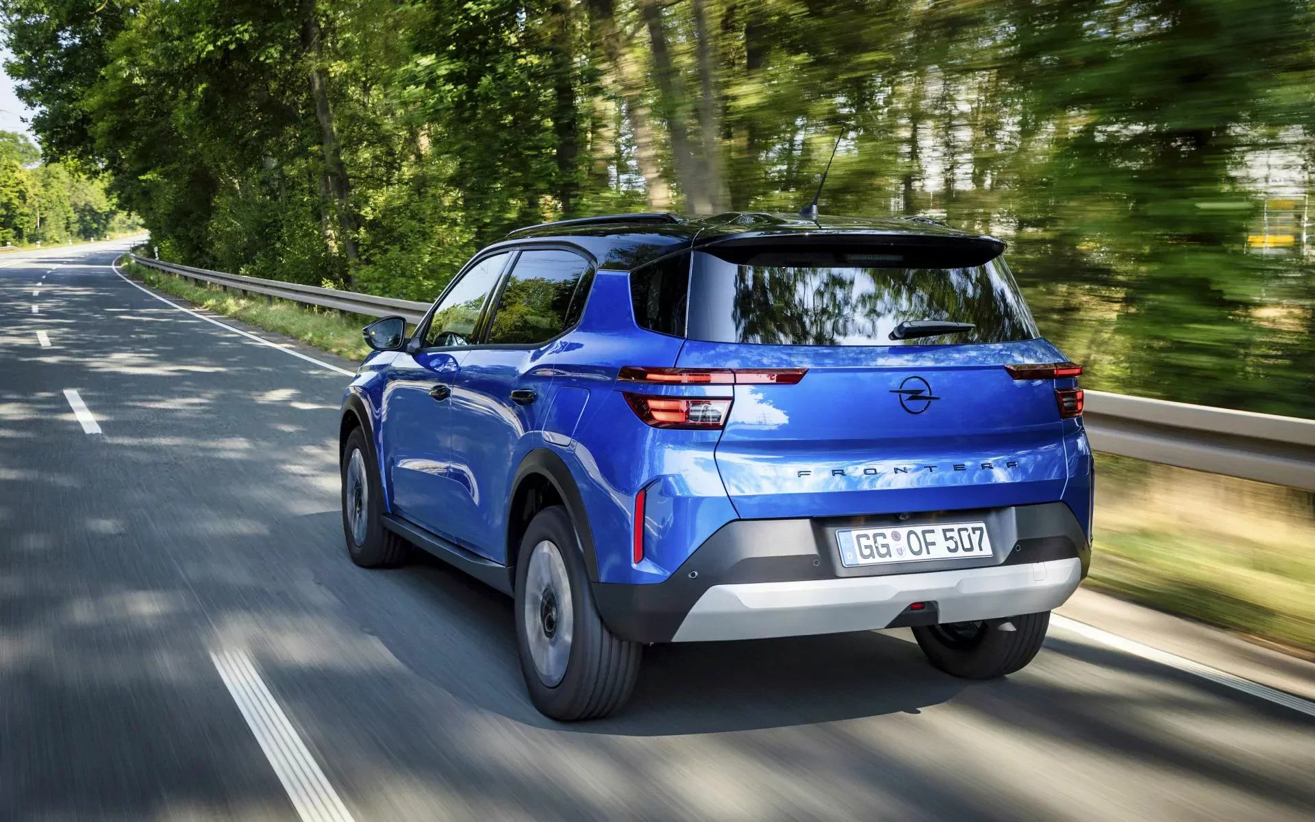 SUV crossover Opel Frontera silnik cena hybryda elektryczny opinie oceny zalety wady