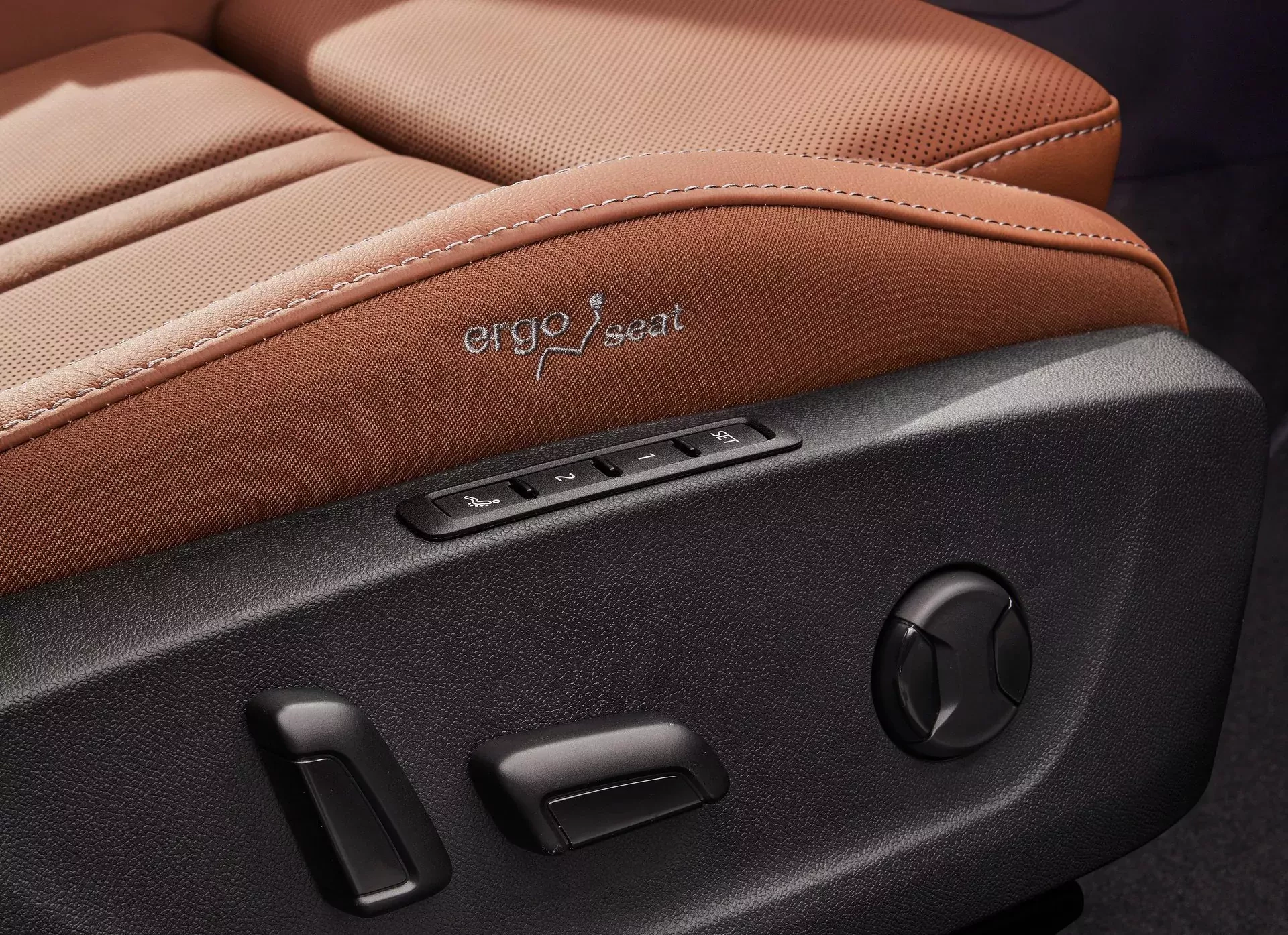 Kolejka do salonów Skody jest dłuższa niż po grzańca na jarmarku. Polacy zorientowali się, iż tłuste wyposażenie jest teraz za bezcen