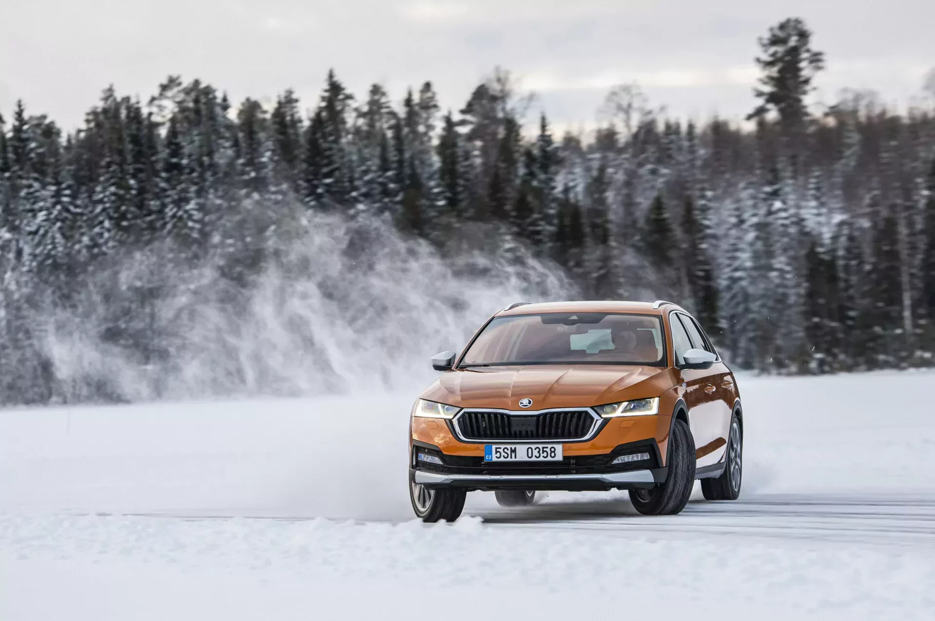 Skoda Octavia Scout napęd silnik benzyna diesel 1.8 2.0 TDI prześwit rozmiary opinie oceny zalety wady