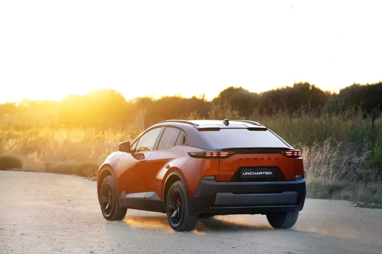 Podwozie Subaru Uncharted 2026 z prześwitem 21 cm – terenowy napęd X-MODE w elektrycznym SUV-ie