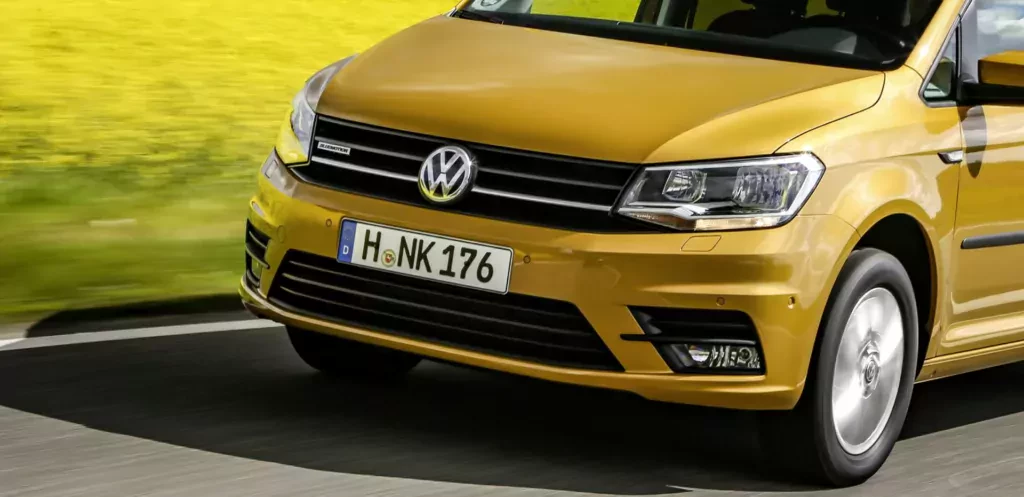 Dla rodziny i do pracy – ten Volkswagen to wielki hit. Polacy cenią go za funkcjonalność i niską cenę