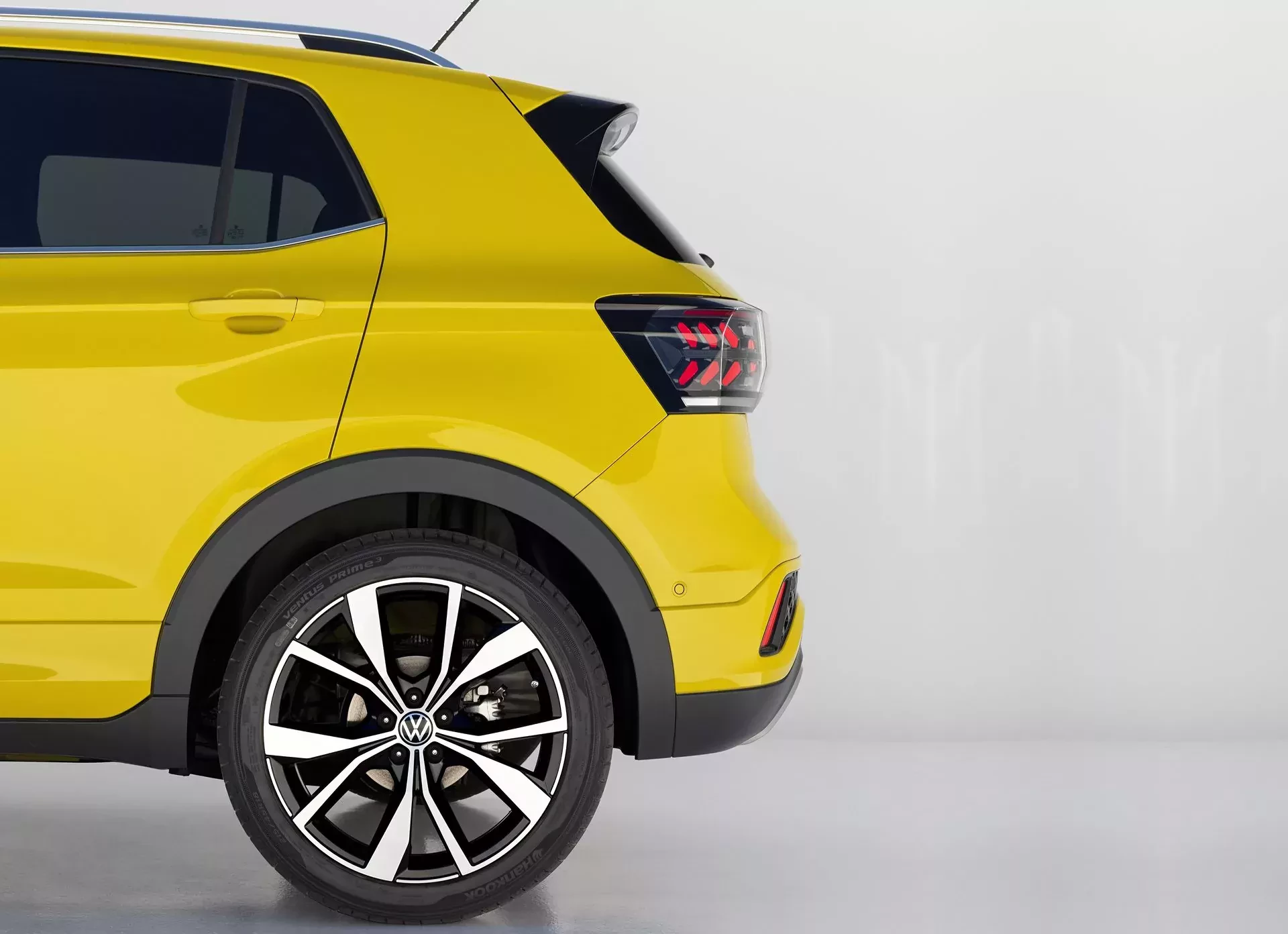 Volkswagen zrobił SUV-a z ceną dla ludu i sprzedaż tu momentalnie wystrzeliła. W polskich salonach kosztuje 86 890 zł