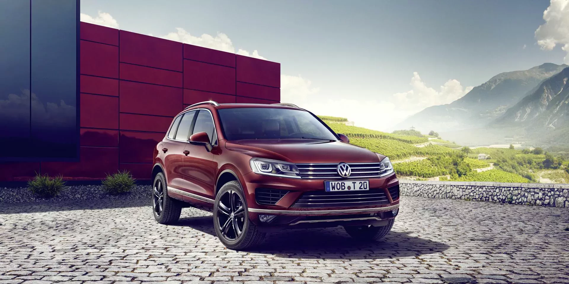 Volkswagen Touareg SUV premium komfort wyposażenie silnik moc benzyna diesel V6 V8 opinie oceny zalety wady